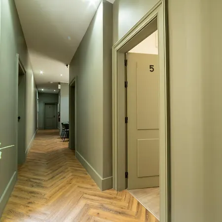 Hygge House 4* Лісабон